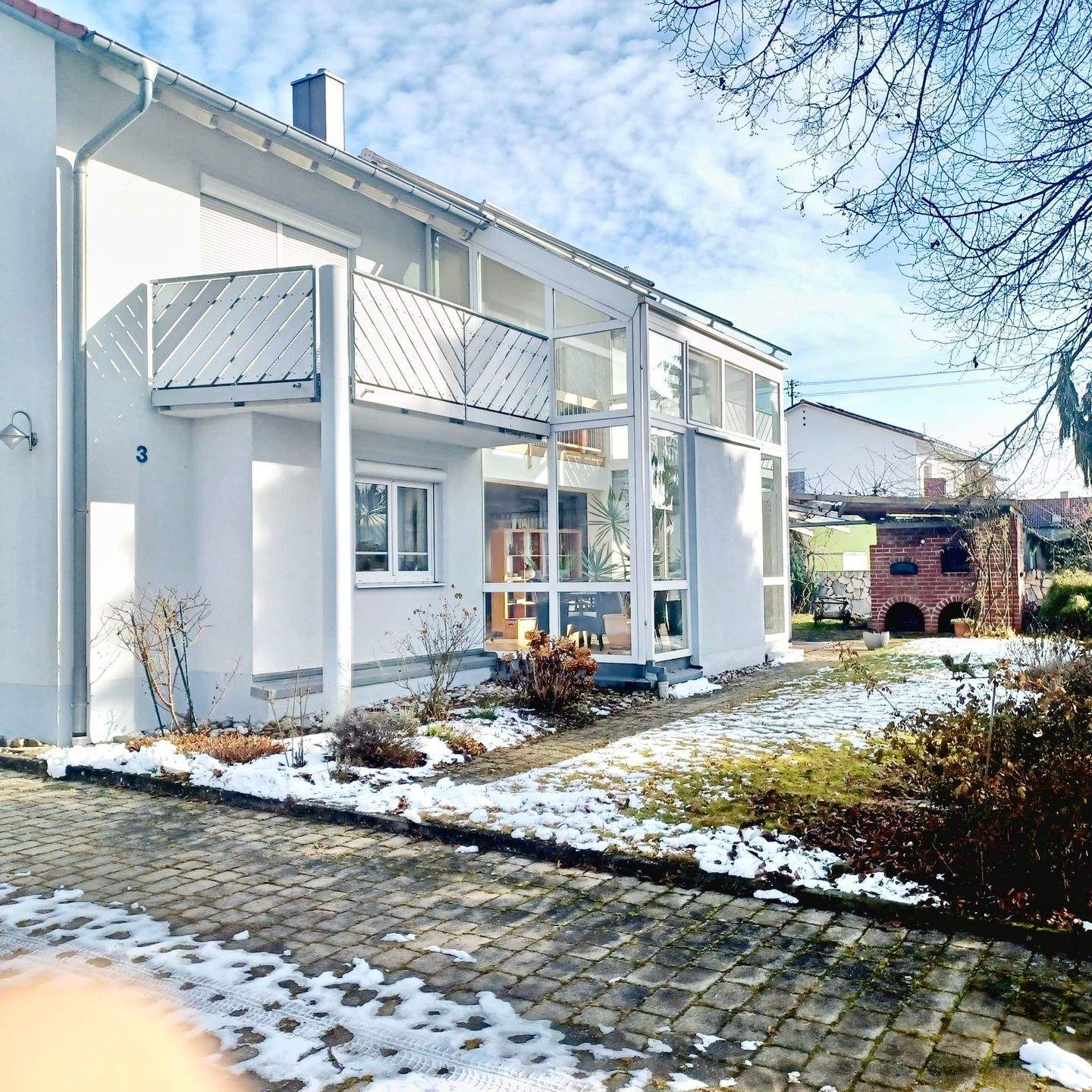 Großzügiges massives 1-2 Familien Architektenhaus in sehr guter Wohnlage bei Biberach mit 2 großen Garagen – Biberach an der Riß – Vorschaubild 3