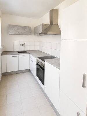Helle, VOLLMÖBLIERTE 2,5-Zimmer-Wohnung mit KÜCHE und Balkon – 45327 Essen – Vorschaubild 3