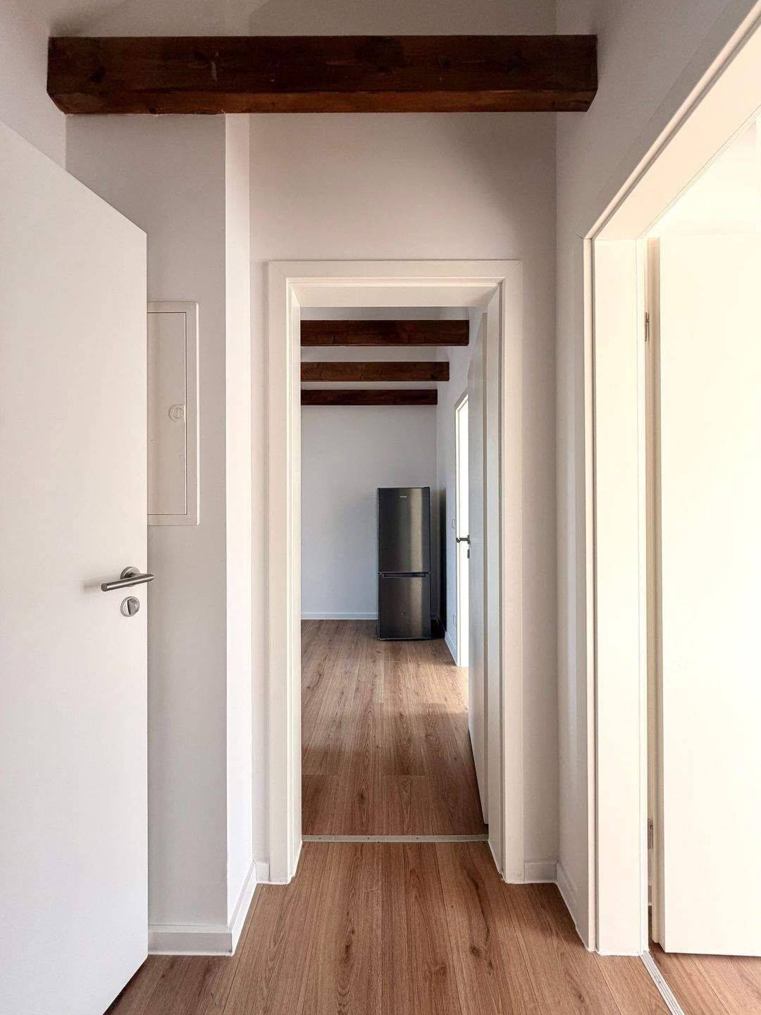 kernsaniert & energieeffizient in GoHo – 2 Zimmer DG Apartment mit EBK – Nürnberg – Vorschaubild 6