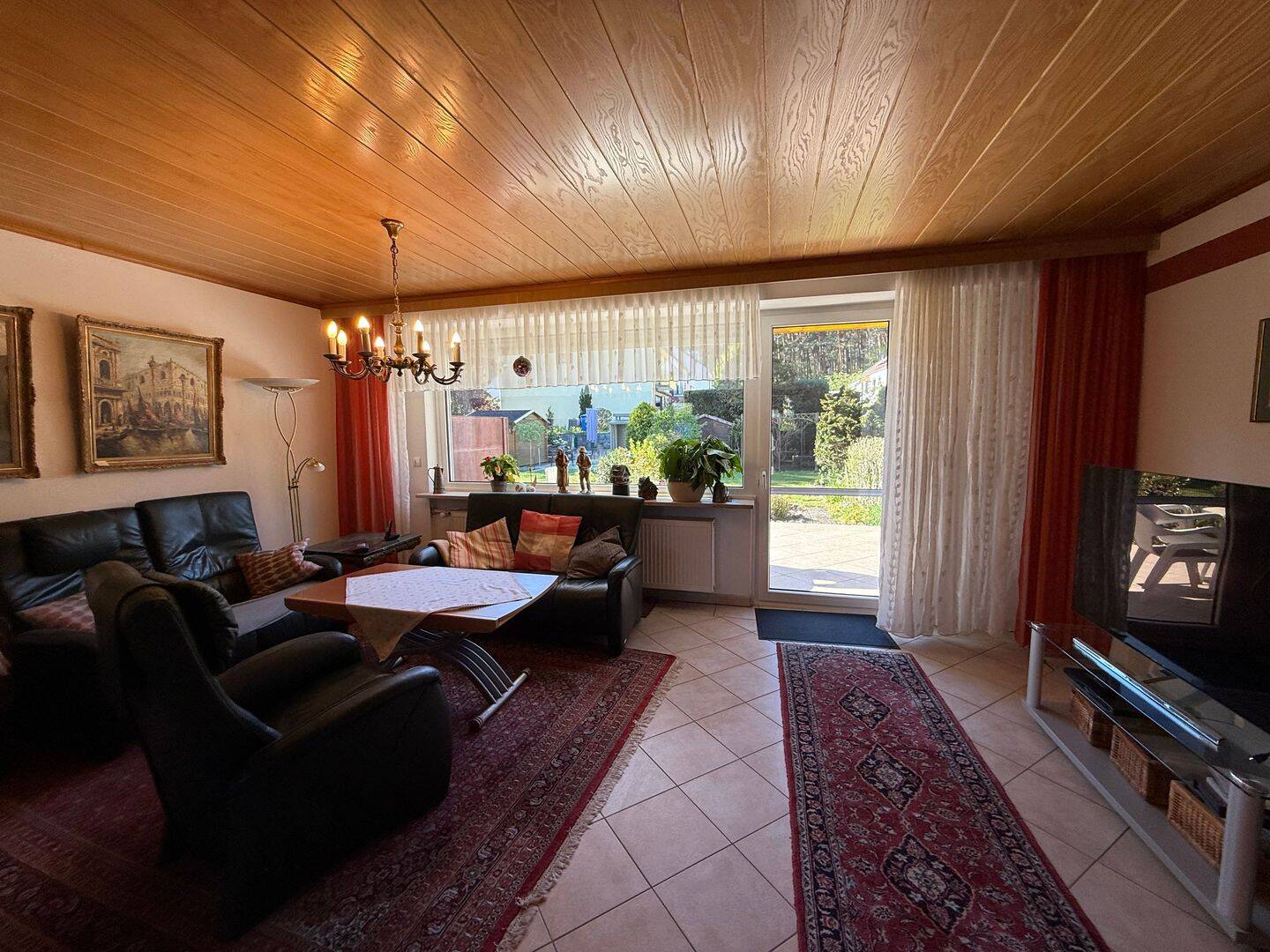 Reihenmittelhaus Nbg.-Gaulnhofen, beste Lage, 140 m² Wfl., 6 Zi., 261 m² Grund., Südgarten, Garage ! – Nürnberg – Vorschaubild 8