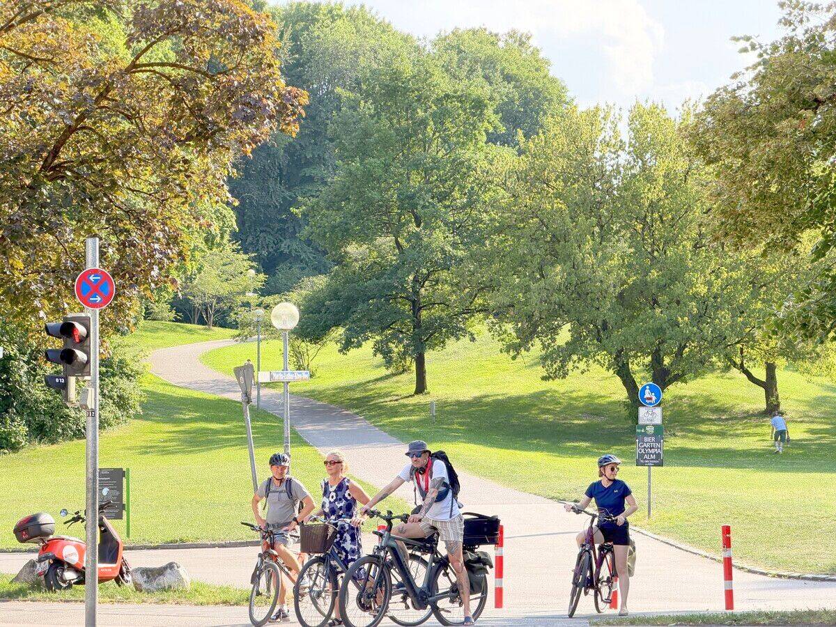Ruhige Lage am Olympiapark und BMW ! Renovierte 2 Zimmer-Wohnung mit Süd-Balkon in Schwabing-West – München – Vorschaubild 8