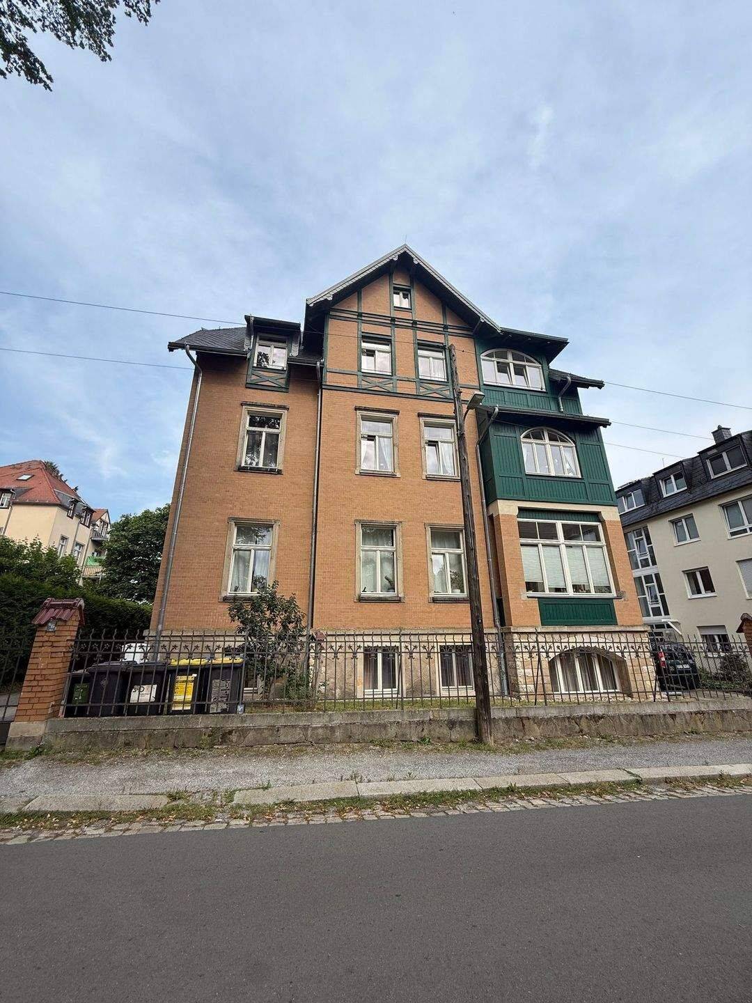 ! Eigennutzer aufgepasst ! Attraktive 3 Zi.Wohnung mit Balkon, Fußbodenheizung und Parkettboden ! – Dresden – Vorschaubild 2