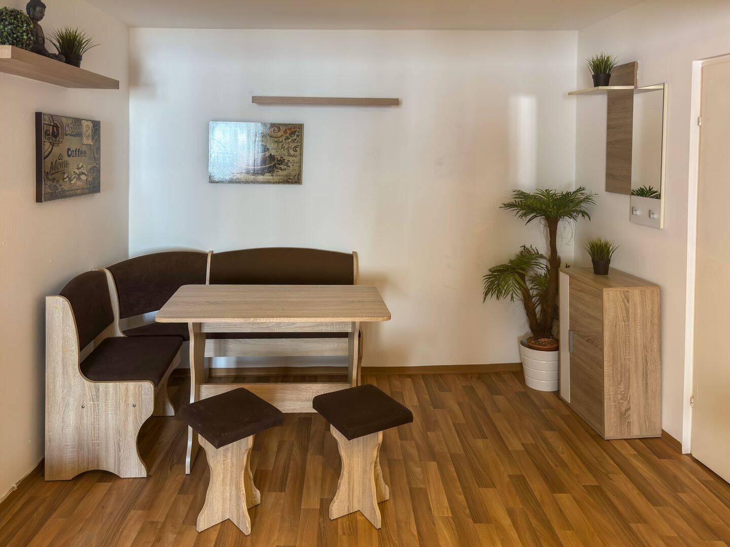 Charmante 2-Zimmer-Altstadtwohnung in denkmalgeschütztem Wohnhaus – Burghausen – Vorschaubild 2