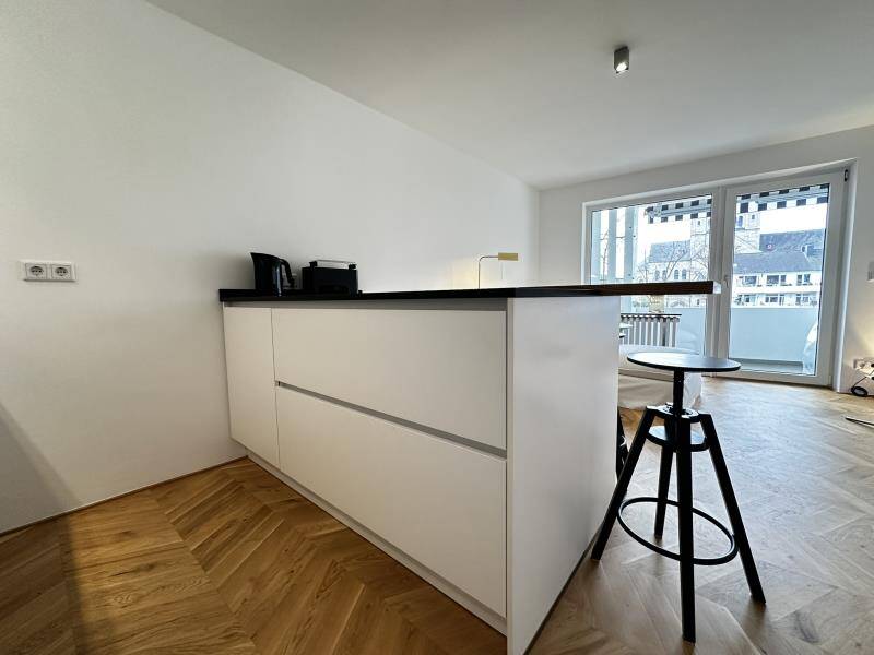 Vollmöblierte Luxus 2-Zimmer-Wohnung In sehr zentraler Lage von Düsseldorf-Oberkassel – Düsseldorf – Vorschaubild 4