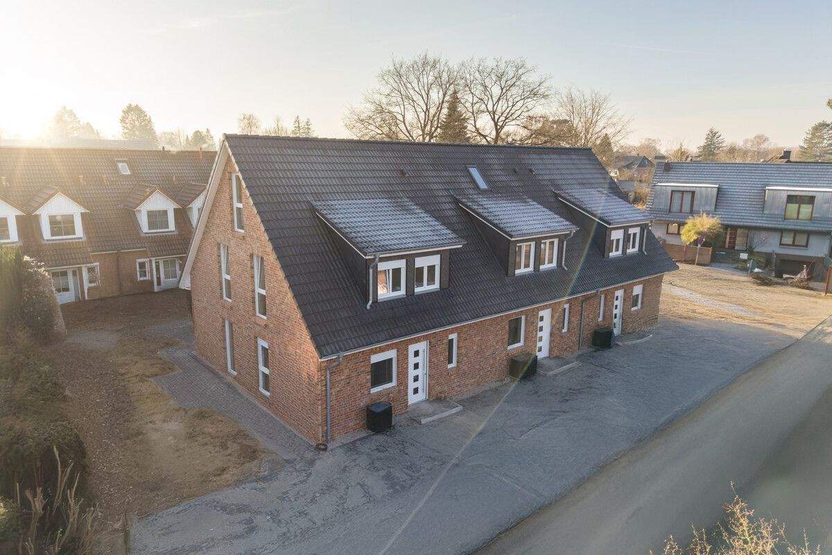 Neubau-Reihenendhaus in ruhiger und begehrter Wohnlage – Norderstedt – Bild 1 von 9