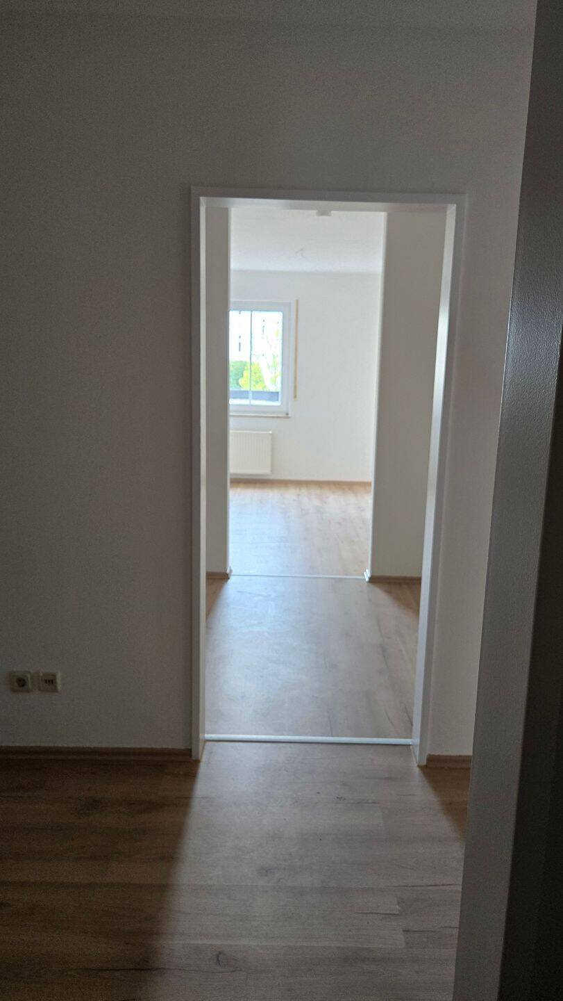 Schöne 2-Raum-Wohnung mit Balkon und TG in Eisenach zu vermieten – Eisenach – Vorschaubild 4