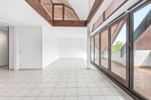 Charmante Galerie-Wohnung auf zwei Ebenen - Offenes Raumkonzept in ruhiger Lage – 70439 Stuttgart – Vorschaubild 3