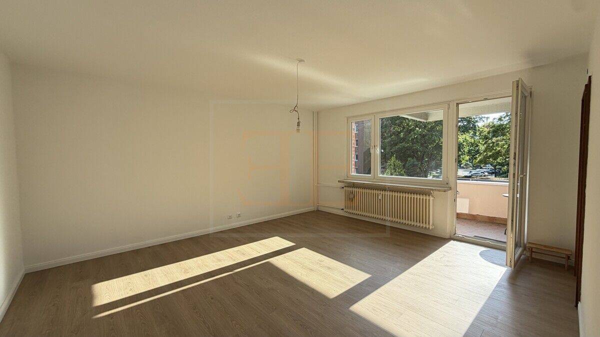 Großzügig geschnittene 4-Zimmerwohnung (2 2/2) mit Balkon im ersten Obergeschoss – Hamburg – Vorschaubild 8