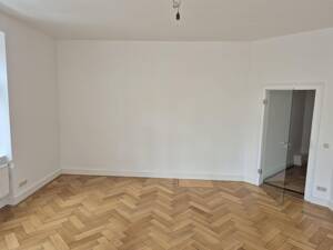 Helle, großzügig geschnittene Wohnung in denkmalgeschütztem Haus in München – 81541 München – Vorschaubild 2