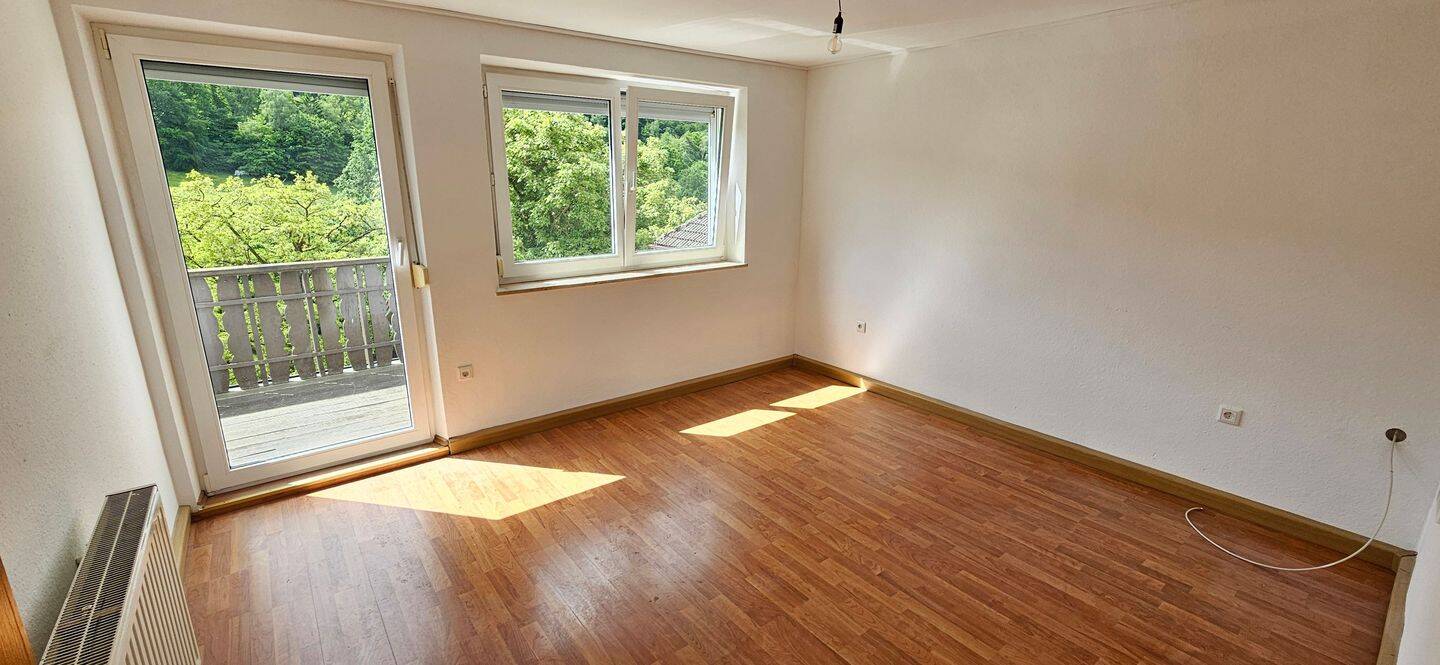 Wohnen und Leben in Freudenberg - Neu renovierte 3 Zimmer Wohnung mit Balkon und Garage in ruhiger und sonniger Lage – Freudenberg – Vorschaubild 3