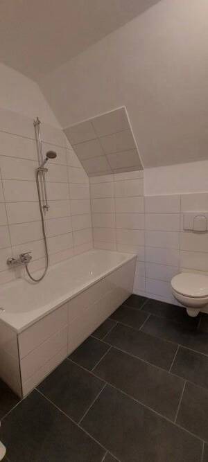 Schöne 3 Zimmer Wohnung in ruhiger Lage sucht neue Mieter! – 1239 Dresden – Vorschaubild 3