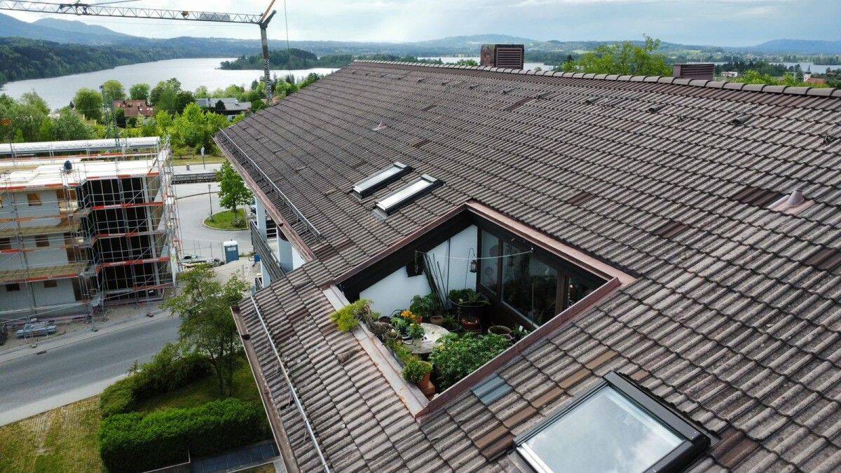 See- und Gebirgsblick ... Dachgeschoss-Wohnung in zentraler Lage – 82418 Murnau am Staffelsee – Bild 1 von 3
