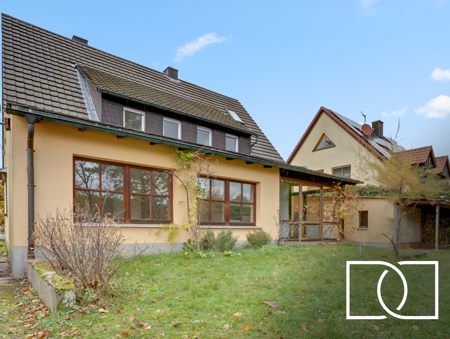 Traumgrundstück! Gepflegtes Ein-/Zweifamilienhaus in naturnaher Lage mit Gartenidylle – Rückersdorf – Bild 1 von 9