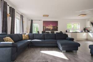 Ein Zuhause mit außergewöhnlichen Möglichkeiten - stilvolles Zweifamilienhaus in Frankfurt-Harheim – 60437 Frankfurt am Main – Vorschaubild 8