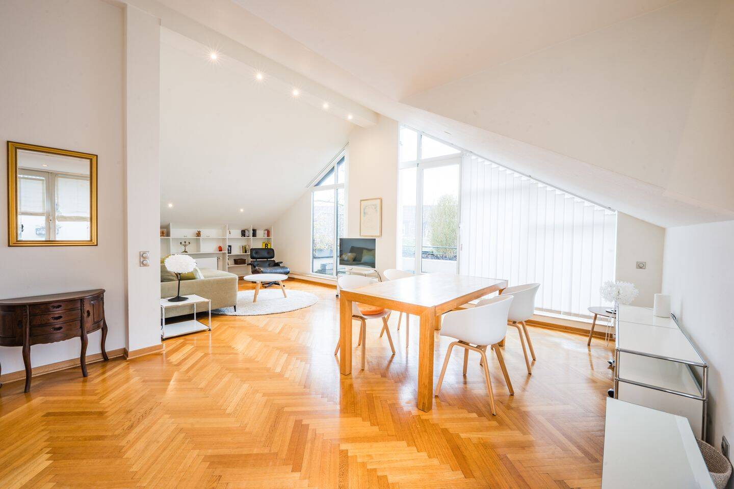 Penthouse-Wohnung mit traumhafter Dachterrasse – Aachen – Vorschaubild 2