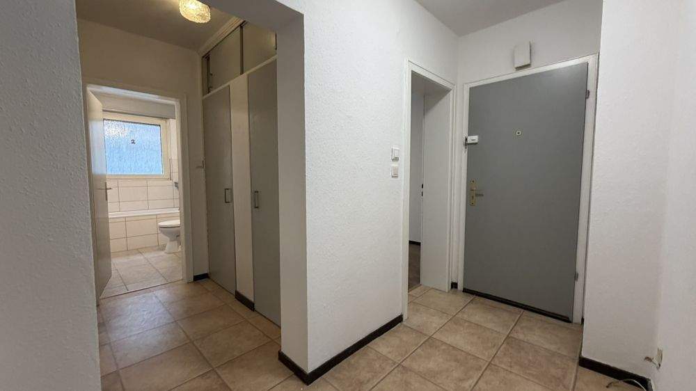 Modernisierte 3-Zimmer-Wohnung im Hochparterre mit zwei Stellplätzen in Duisburg-Hamborn! – Duisburg – Vorschaubild 7