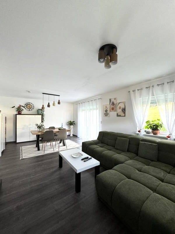 Modernes Einfamilienhaus: einzigartig effizient - dieses Haus erzeugt mehr Energie als es verbraucht – Haiterbach – Vorschaubild 3