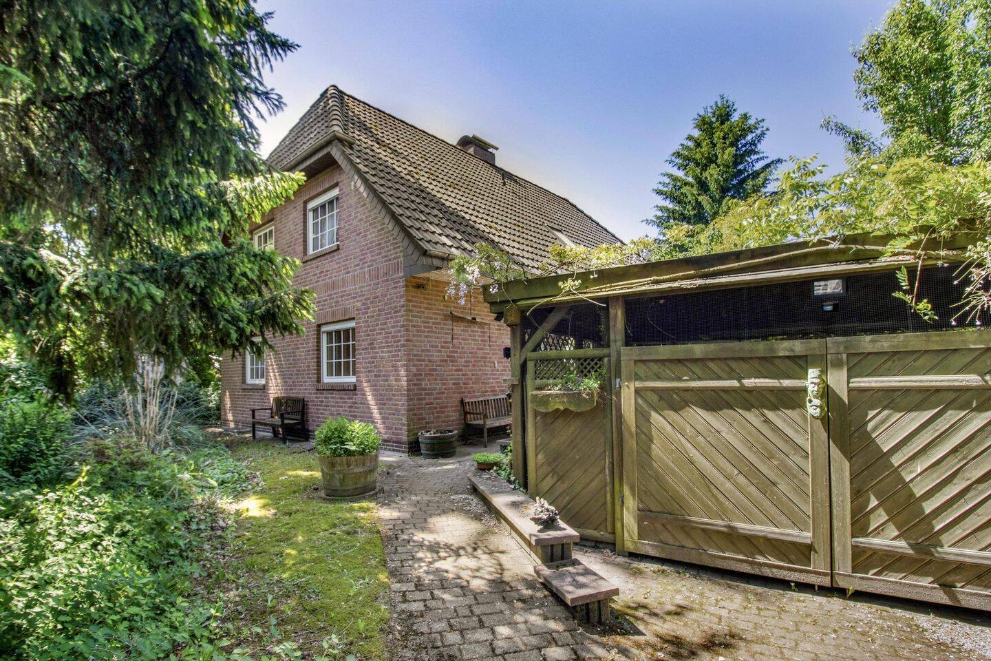 Attraktives Einfamilienhaus mit separaten Nutzungsmöglichkeiten in Bremen-Mittelshuchting – Bremen – Vorschaubild 2