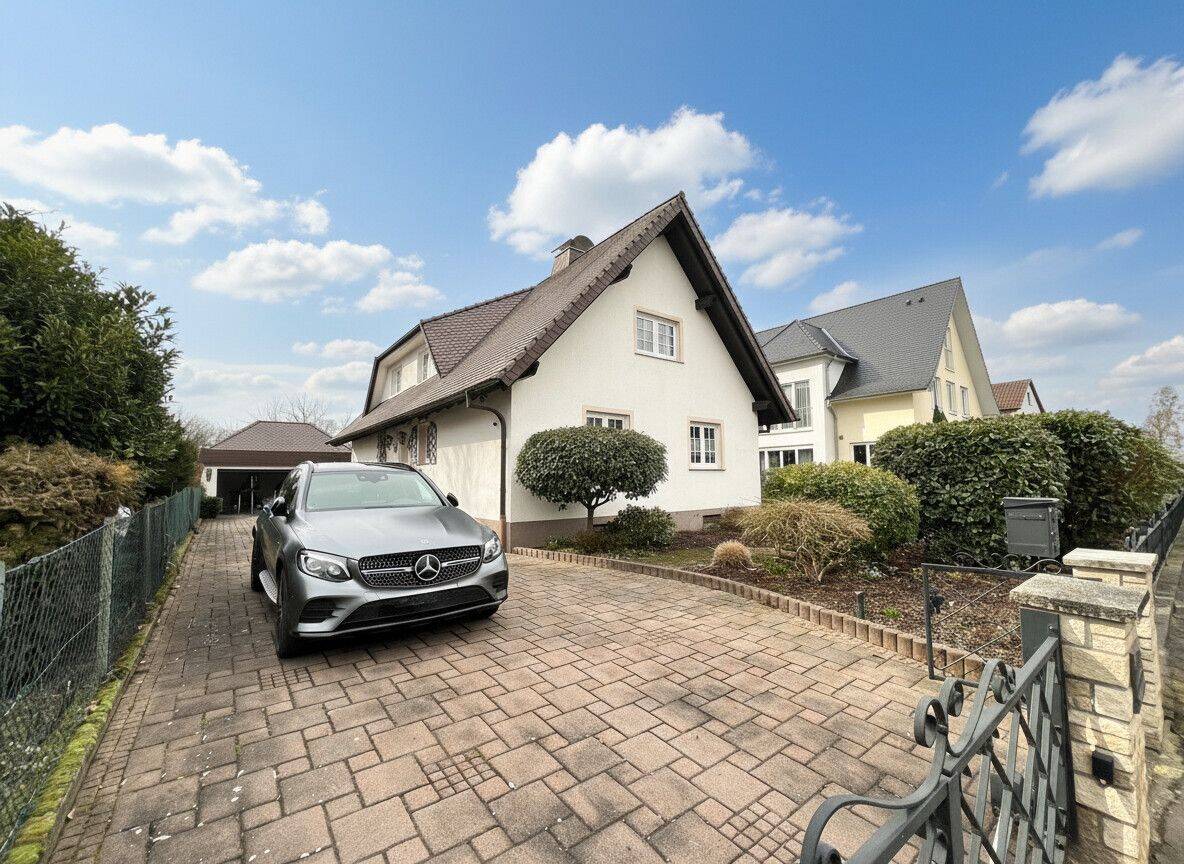 Edles Einfamilienhaus mit lichtdurchflutetem Wohnbereich, sonniger Terrasse und Garten – Weinheim – Vorschaubild 4