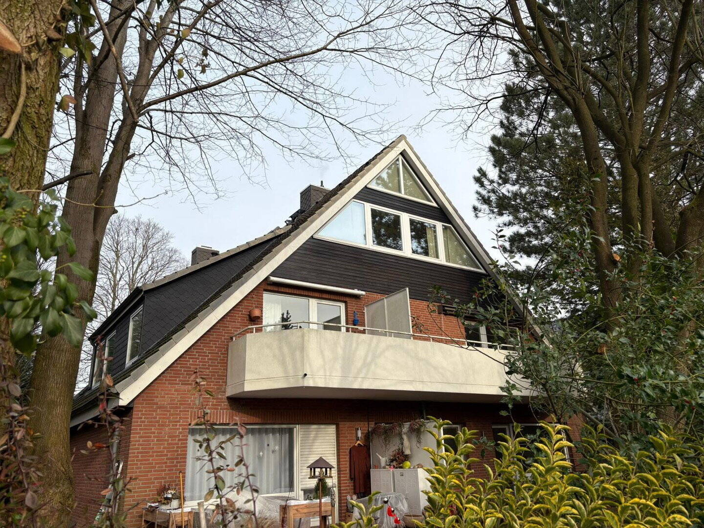 Provisionsfrei - Lichtdurchflutete 3-Zimmer-Maisonette-Wohnung in Wellingsbüttel – Hamburg – Bild 1 von 9