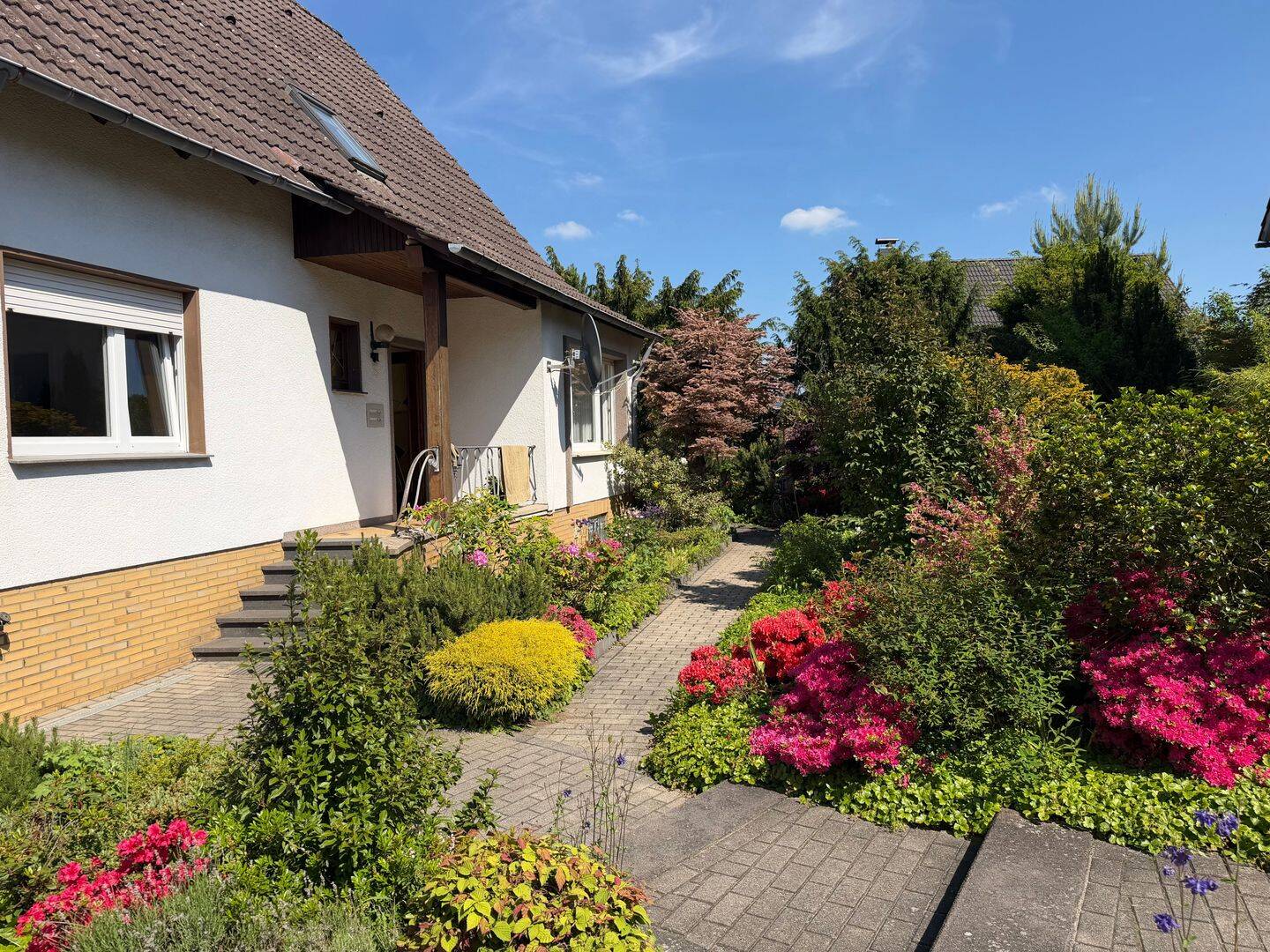 Großzügiges Wohnhaus mit separater Wohneinheit, zwei Garagen und großem Grundstück in ruhiger Sackgassenlage – Hasbergen – Vorschaubild 2