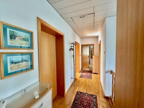 FAMILIENGLÜCK IM REIHENENDHAUS MIT SONNIGEM GARTEN UND GARAGE !!! – Lüdenscheid – Vorschaubild 3