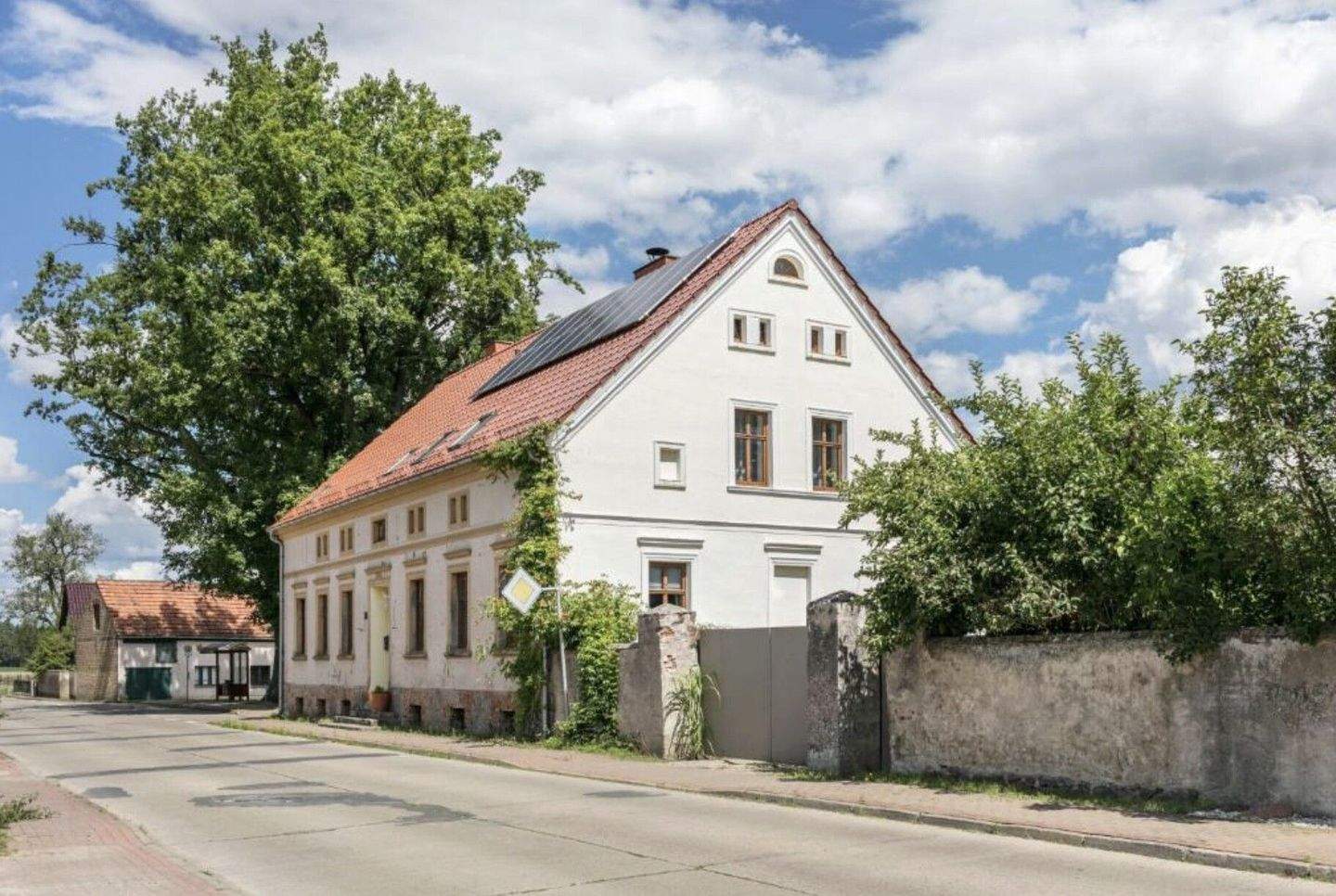 saniertes MFH in Lindow - 5 WE Neuvermietung möglich & Scheune - Kapitalanlage oder Selbstnutzung ! – Lindow (Mark) – Vorschaubild 2