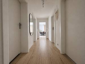 MODERNISIERTE 3-ZIMMERWOHNUNG MIT BALKON - FUßLÄUFIG ZUM NEUEN TEICH UND DEM ALLERPARK – 38448 Wolfsburg – Vorschaubild 6