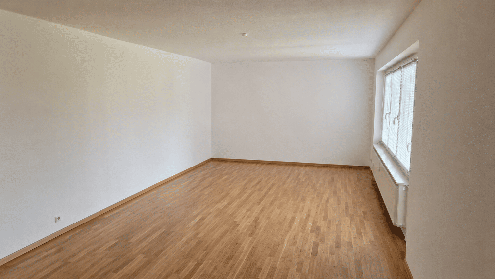 Helle Wohnung mit Balkon, Aufzug, Keller und Tiefgaragenstellplatz in Hannover! – Hannover – Vorschaubild 3