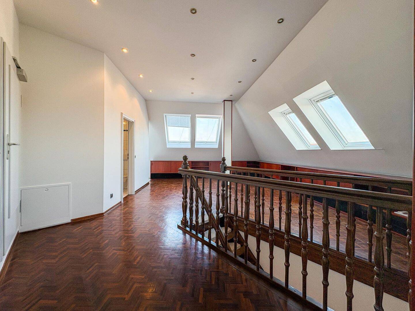 Großzügige 4-Zimmer-Wohnung mit Dachterrasse auf 2 Ebenen – Würzburg – Vorschaubild 7