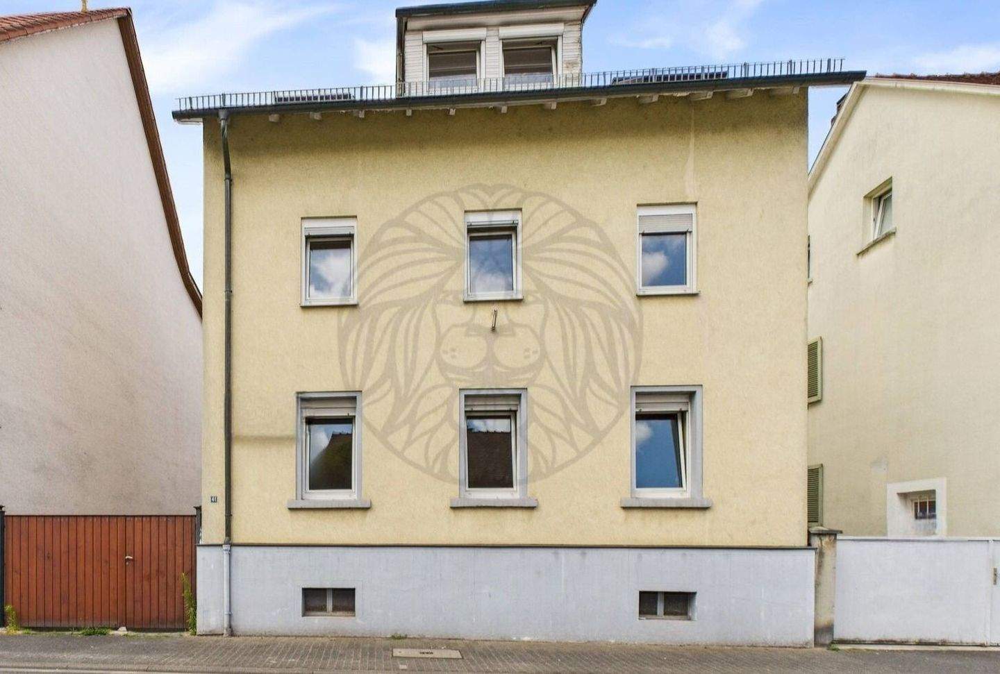 Bad Homburg v.d.H.: Mehrgenerationenhaus mit Anbau und separater Werkstatt im Hof – Bad Homburg vor der Höhe – Bild 1 von 9