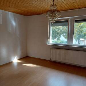 3-Zi.-Wohnung im 1. OG eines 3-Familienhauses - aus dem Dornröschenschlaf zum neuen Zuhause – 74074 Heilbronn – Vorschaubild 2