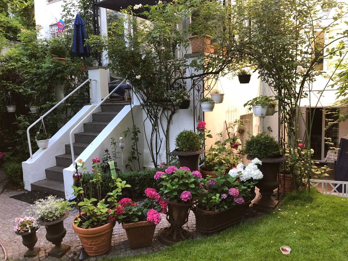 Wunschschöne Wohnung auf zu Ebenen mit Garten Nähe Alster – 20148 Hamburg – Bild 1 von 9