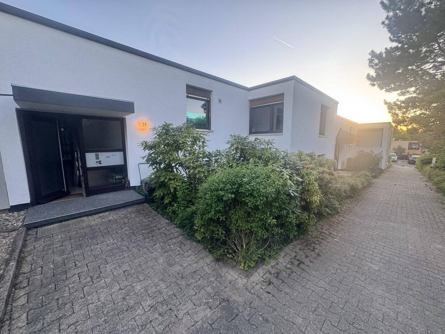 Exklusiv sanierter Bungalow (2023) mit PV & Smart-Home | hochwertiges Wohnen in ruhiger Lage – Pforzheim – Vorschaubild 3