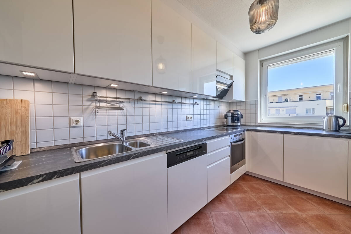 3-ZIMMER-WOHNUNG IN KLARENTHAL! Balkon, Stellplatz, Aufzug und stufenloser Zugang *Baujahr 2003* – Wiesbaden – Vorschaubild 6