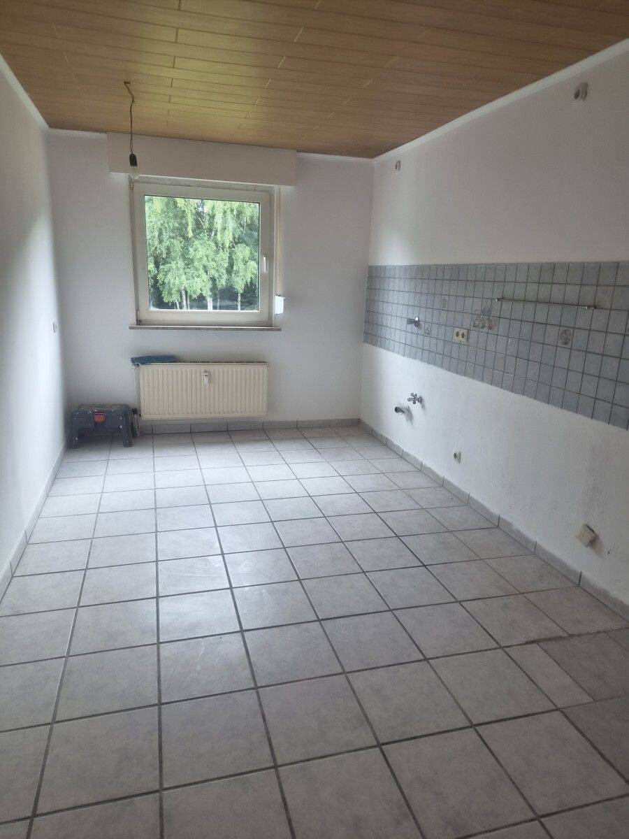 Renoviert, bezugsfertig und mit Blick ins Grüne – Oberhausen – Vorschaubild 7