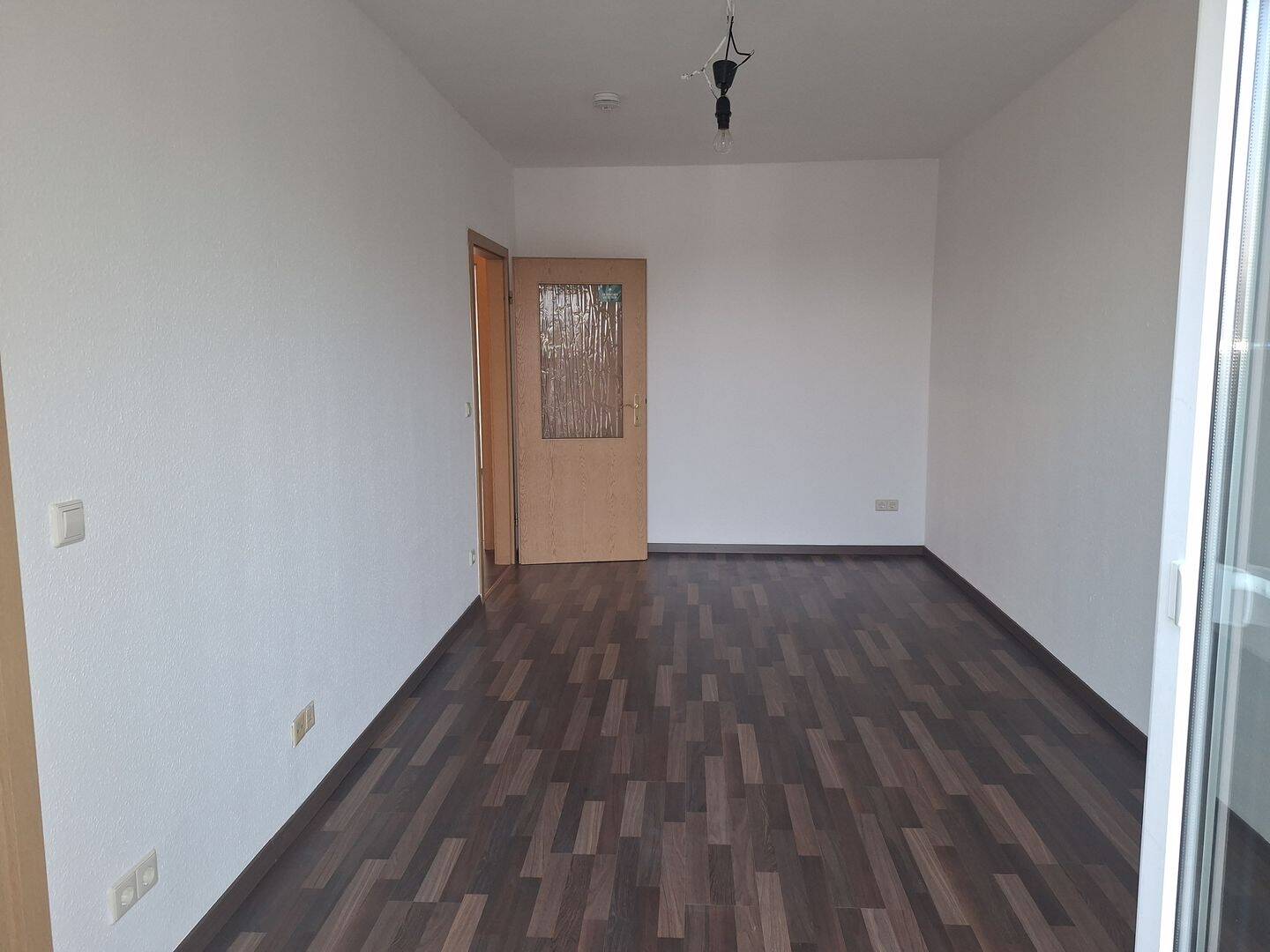 Gemütlich im Dachgeschoss mit Küche und Balkon – Chemnitz – Vorschaubild 5