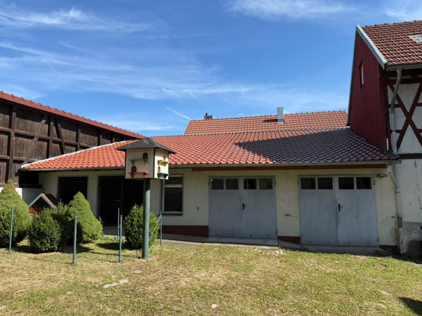 teilsanierter Vierseitenhof mit großem Grundstück und Gartenidylle – Hohenkirchen – Vorschaubild 9