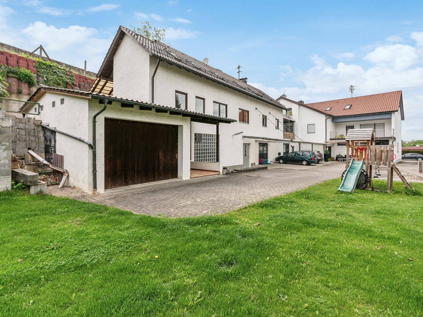 Familienfreundliches Einfamilienhaus in ruhiger Lage und großzugigem Garten in Nersingen – Nersingen – Bild 1 von 9