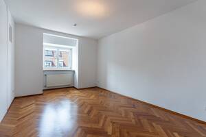 **Historischer Charme über den Dächern Lehels - Denkmalgeschützte Altbauwohnung im Dachgeschoss** – 80538 München – Vorschaubild 5