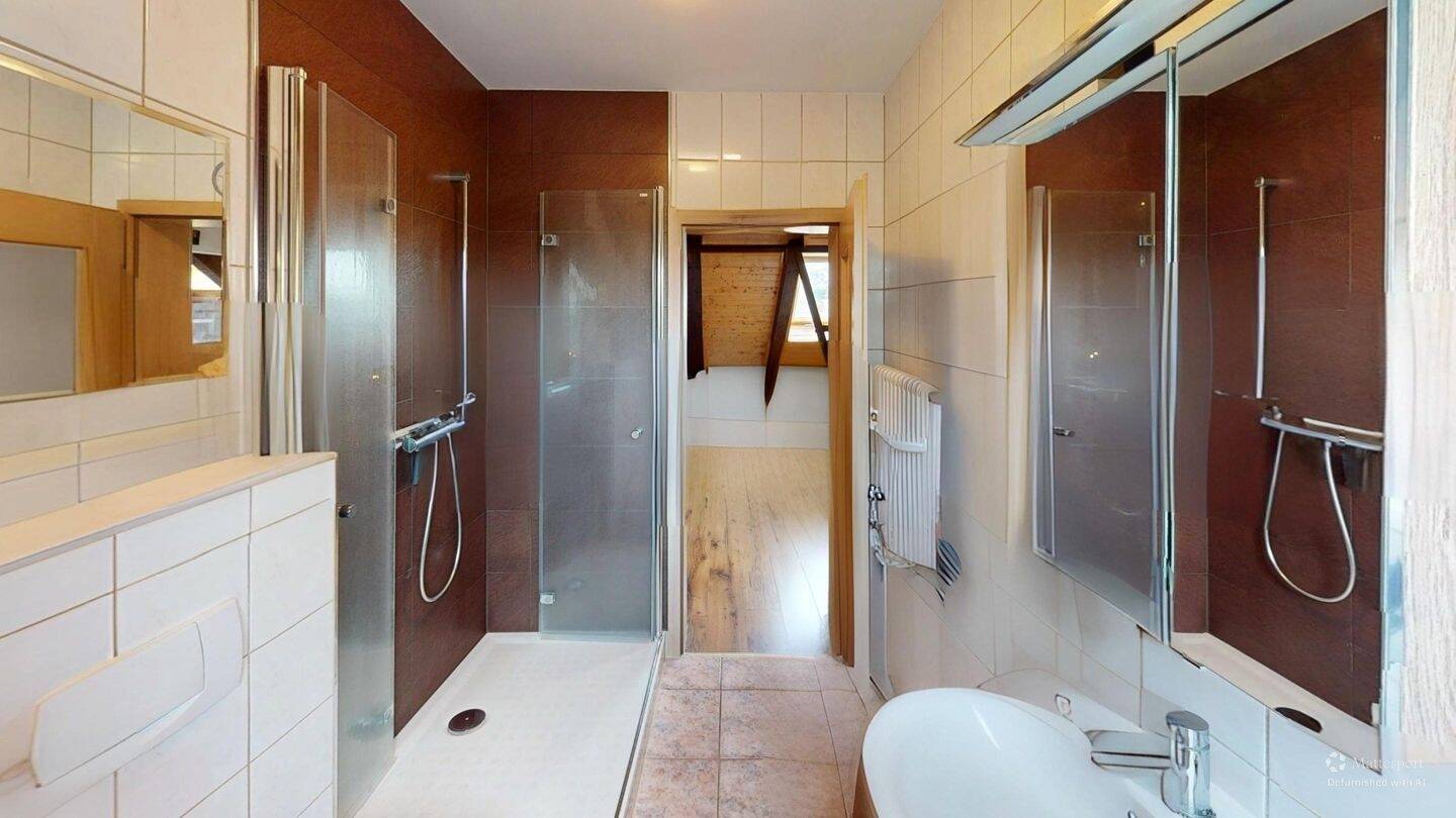 Attraktive 3-Zimmer-Eigentumswohnung mit Dachterrasse und Weitblick über Saalfeld – ideal für Selbstnutzer oder Kapitalanleger – Saalfeld/Saale – Vorschaubild 2