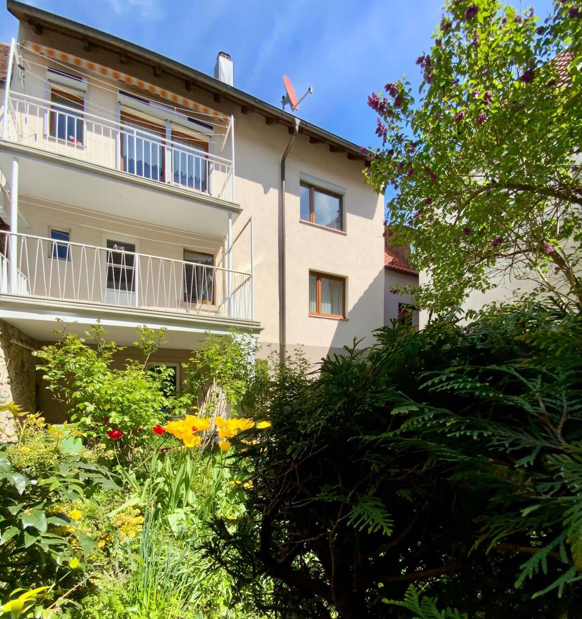 RESERVIERT - Wunderschöner Rohdiamant mit Balkon, Terrasse und Garten im Herzen von Heidingsfeld – 97084 Würzburg – Bild 1 von 9
