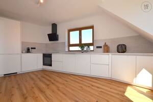 Exklusiv, hell und modern möblierte 2,5-Zimmerwohnung mit Wlan und Balkon – 97084 Würzburg – Vorschaubild 3