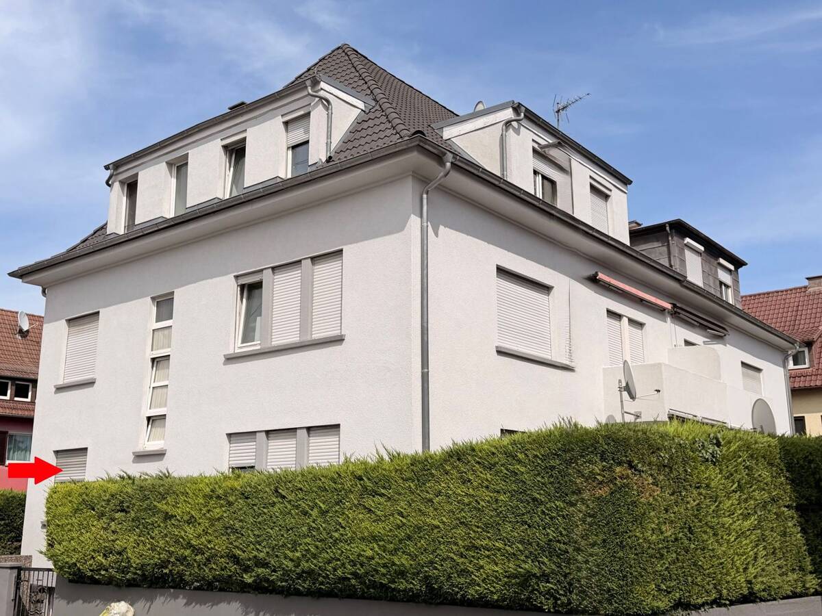 Schöne 3,5 Zimmer Altbau Erdgeschoßwohnung mit Garage in Stuttgart- Ost – 70186 Stuttgart – Bild 1 von 9