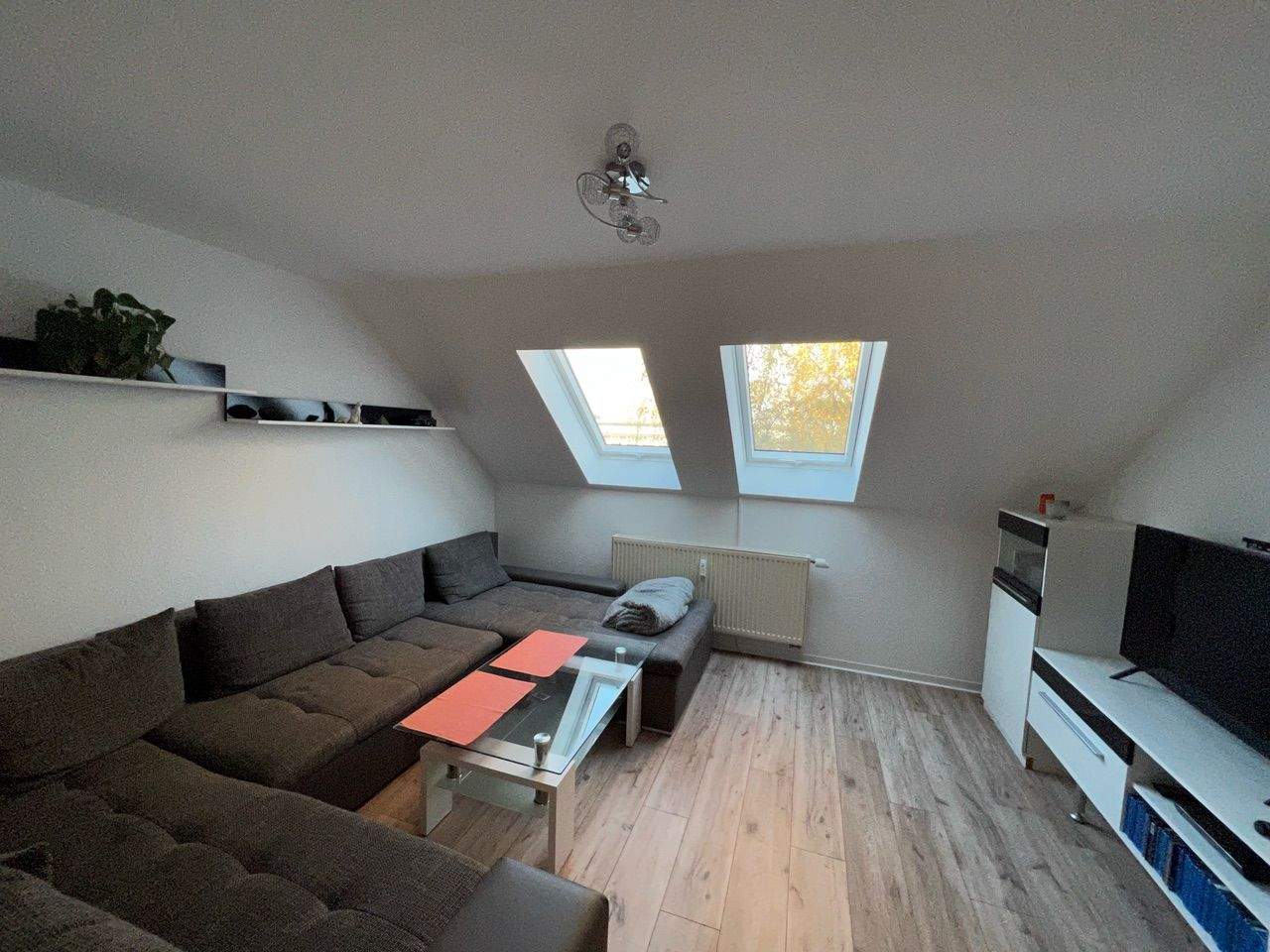 MÖBLIERTE MAISONETTE-WOHNUNG IN GUTER AUSSTATTUNG!!! – Chemnitz – Vorschaubild 2
