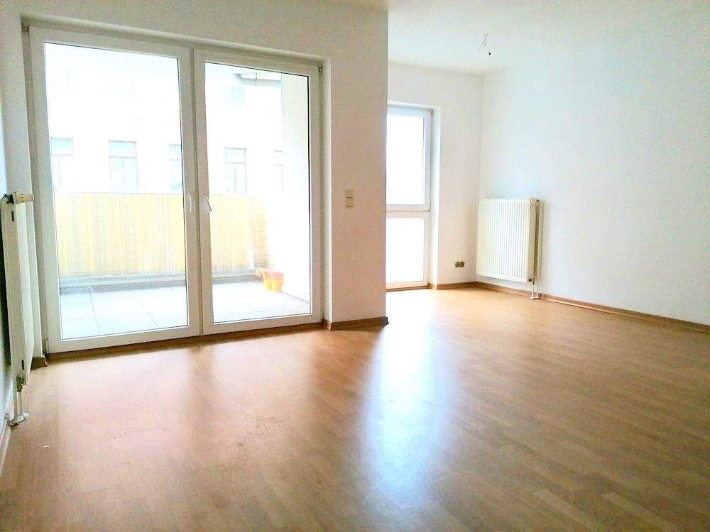 !! 2-Zimmer-Wohnung mit PKW-Stellplatz, Balkon und Aufzug !! – Chemnitz – Bild 1 von 9