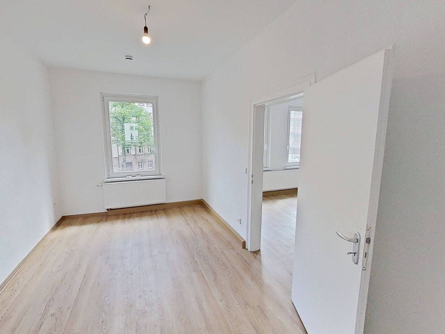 Lichtdurchflutetes WOHNJUWEL: Attraktive 3-Zimmer-Wohnung mit BALKON in Nürnberg – Nürnberg – Vorschaubild 3