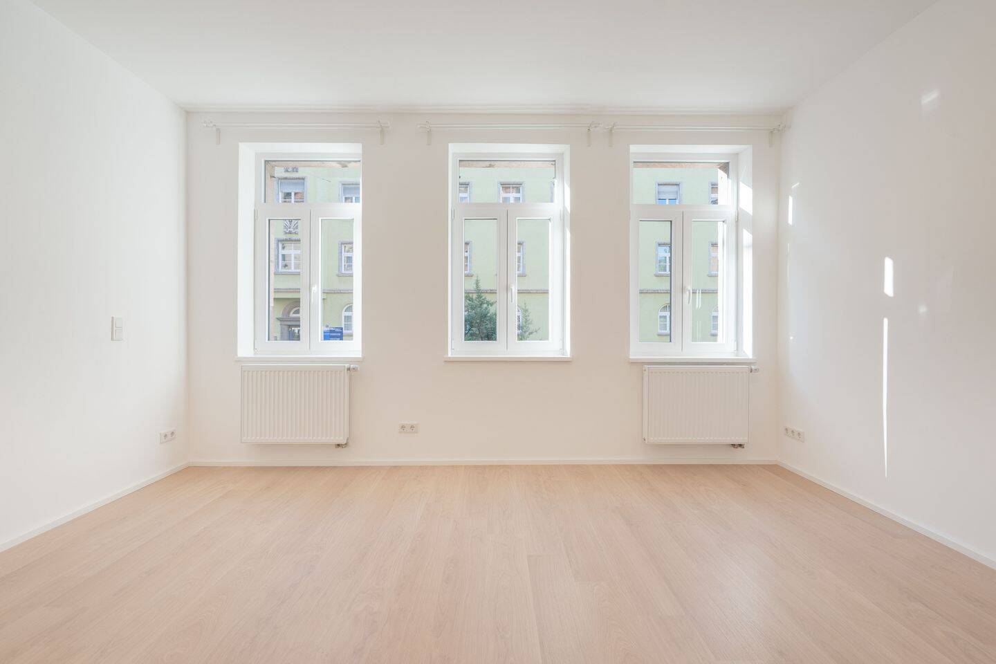 Erneuerte teilmöblierte 1-Zimmer-Wohnung in bester Lage von Nürnberg-Nord mit Einbauküche – Nürnberg – Vorschaubild 2