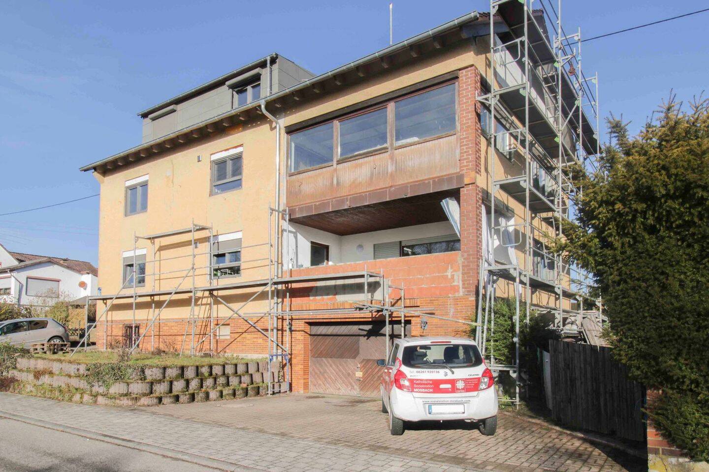 MFH mit 3 Einheiten und Top-Potenzial in Feldrandlage zur flexiblen Nutzung – Mosbach – Bild 1 von 9