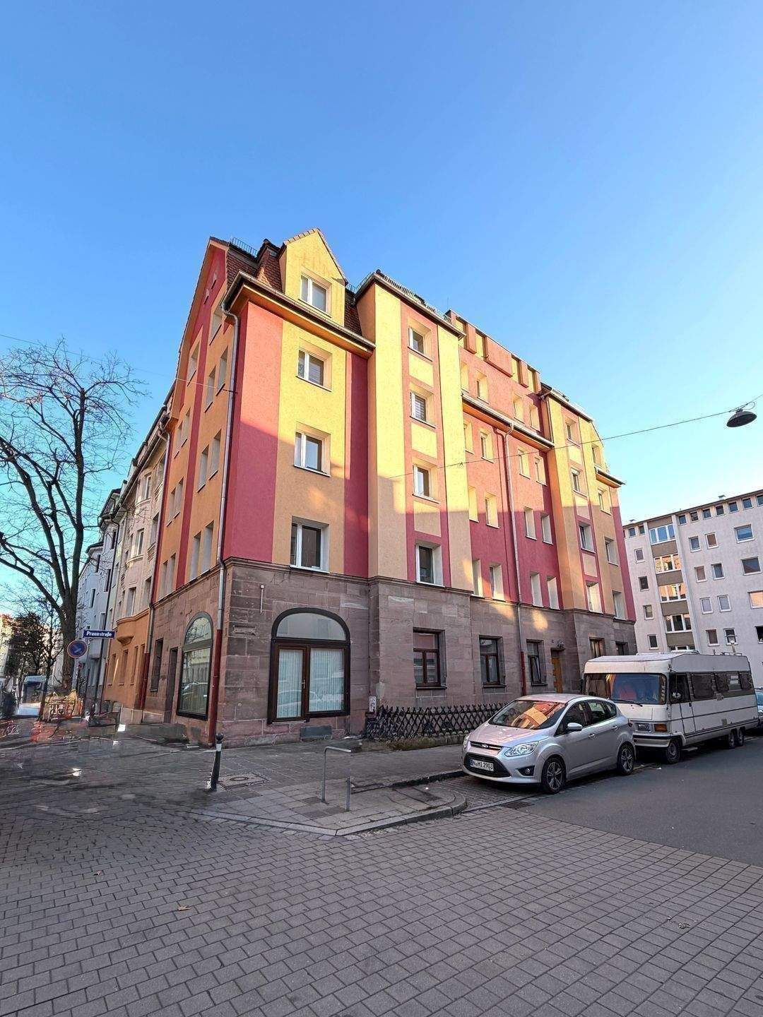 Sehr gutgeschnittene 2-Zimmer-Wohnung mit Garage + Außenstellplatz in Nürnberg-Schoppershof - optimal zum Eigennutz oder als Kapitalanlage – Nürnberg – Bild 1 von 9